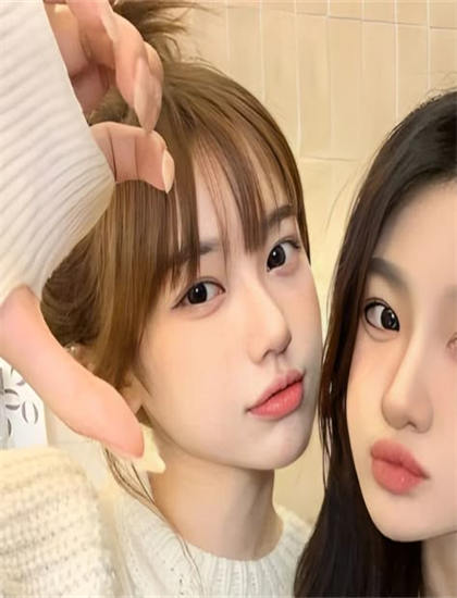 免费观看：芽吹く小さな花ゆうみ写真剧情发展轨迹：转折点与高潮部分详细热门分析